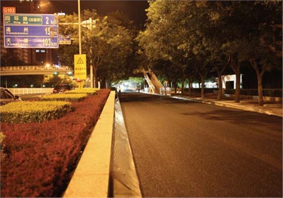 北京长安街辅路温拌橡胶沥青工程