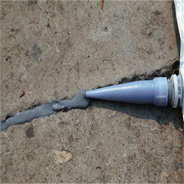 嘉格冷灌缝胶-无需加热双手即可完成水泥混凝土路面裂缝灌缝施工