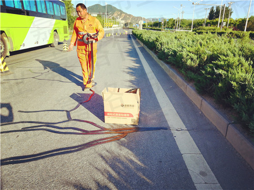 老司机详解为什么道路养护选择嘉格公路贴缝带 老司机详解为什么道路养护选择嘉格公路贴缝带